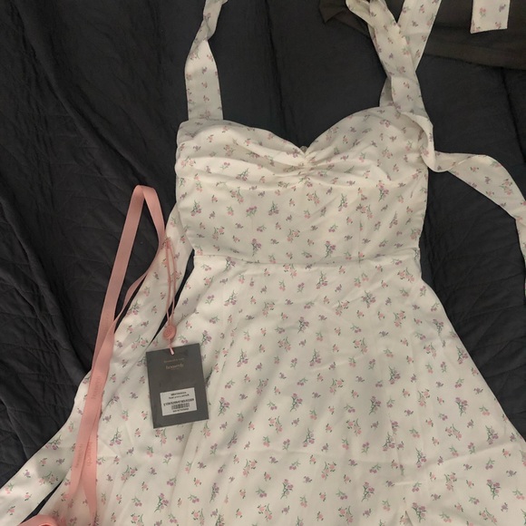 HOUSE OF CB ALICIA DRESS! - Picture 5 of 5